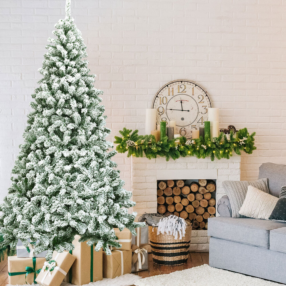 Weihnachtsbaum mit Schnee, Beschneite Spritzguss Tanne, 180 und 225 cm